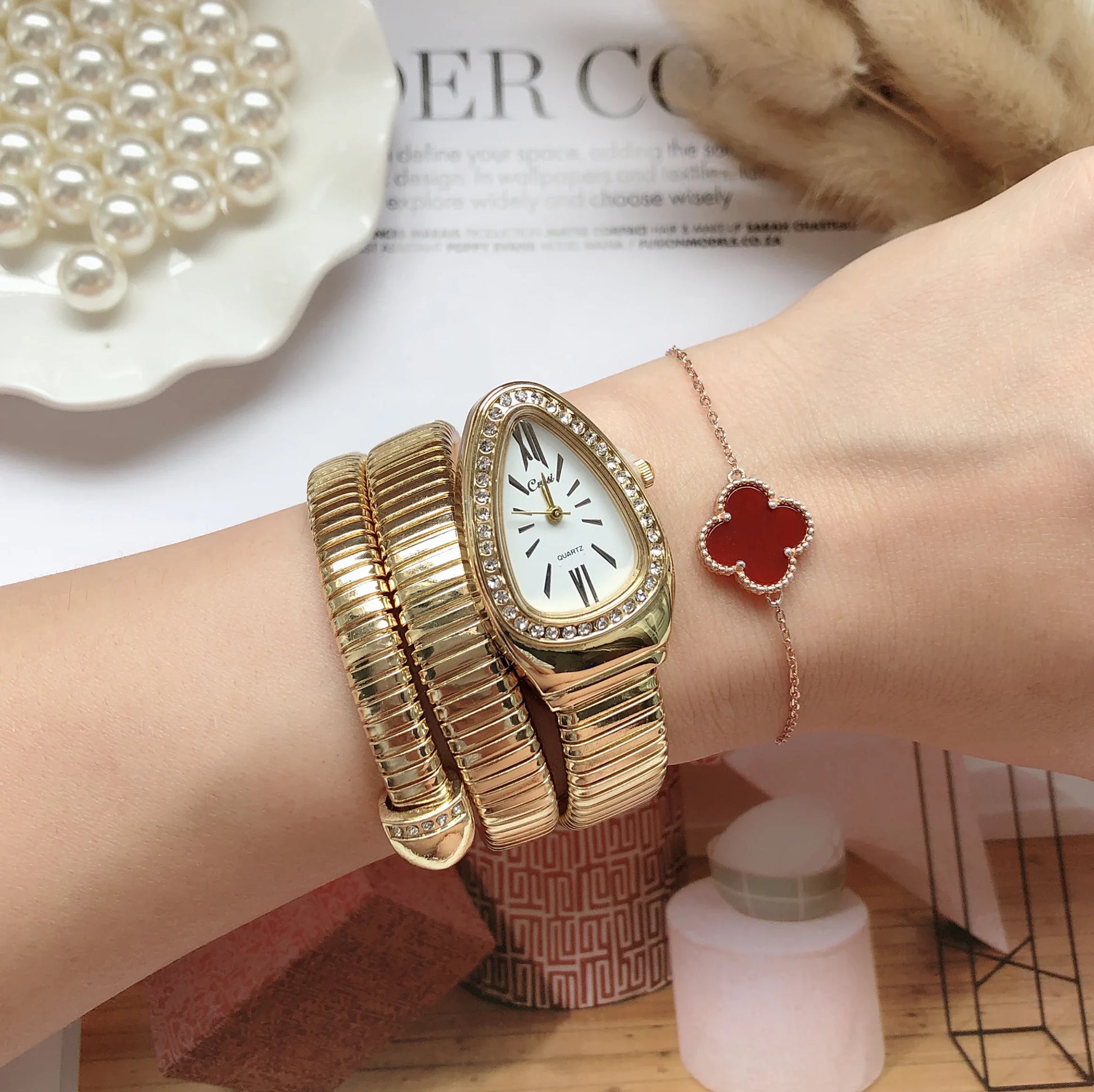 New Women Luxury Brand Watch Snake Quartz Ladies Gold Watch Diamond Wristwatch Female Fashion Bracelet Watches Clock Reloj Mujer